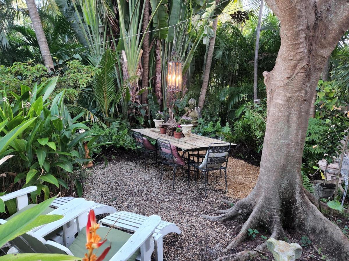 Chateau Gardens Hotel Lake Worth Beach Kültér fotó